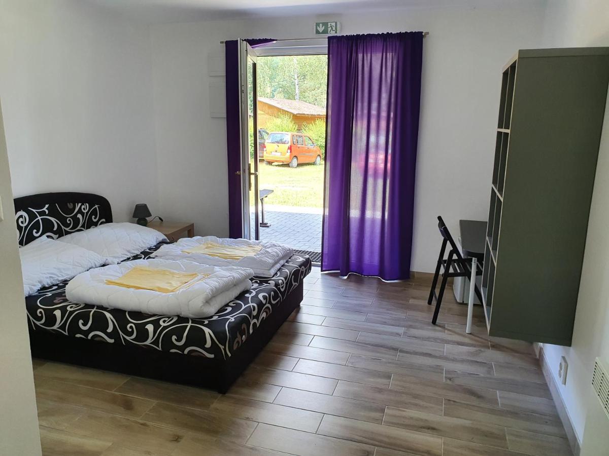 Juniorcamp Nova Zivohost Hotel Křečovice Eksteriør billede