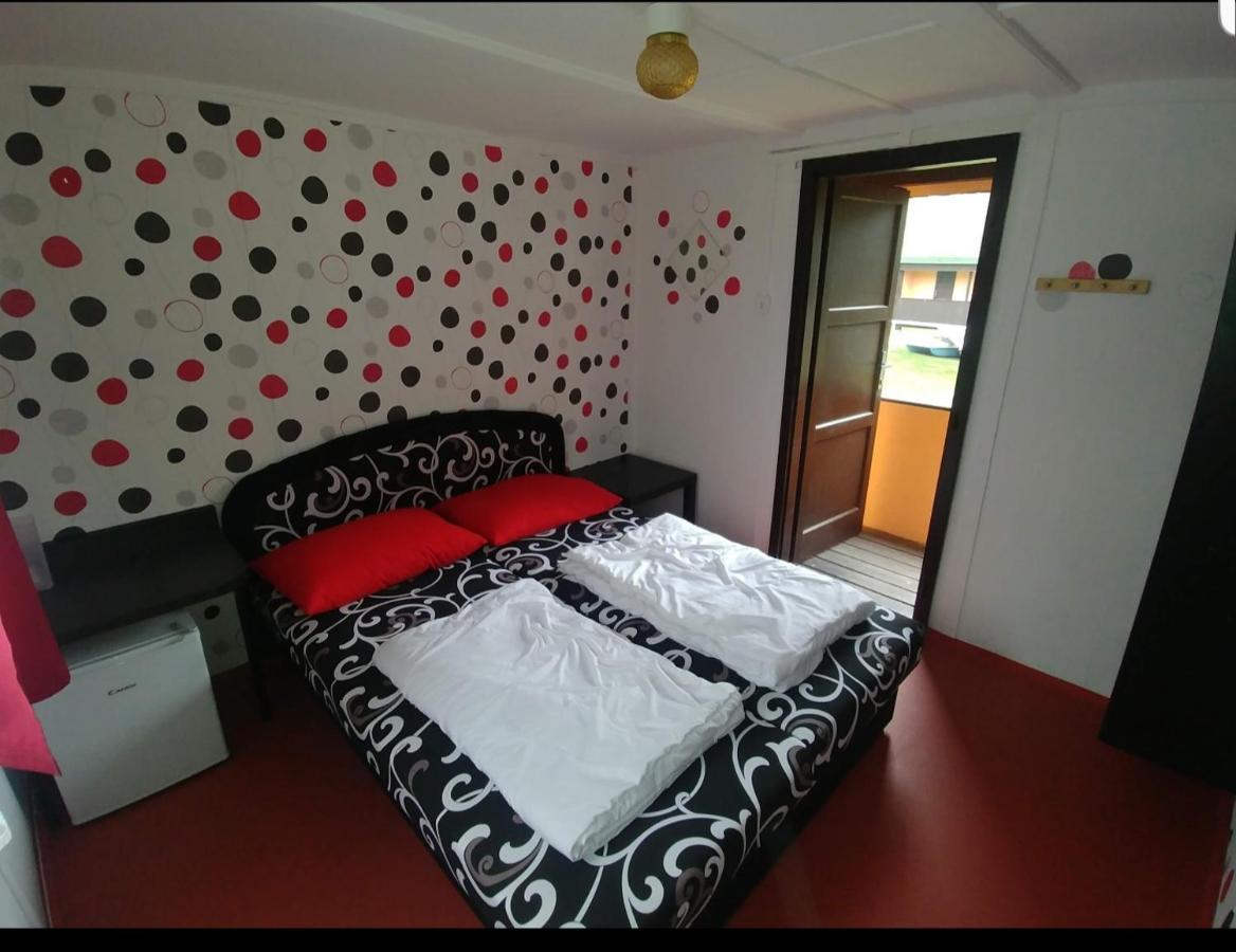 Juniorcamp Nova Zivohost Hotel Křečovice Eksteriør billede